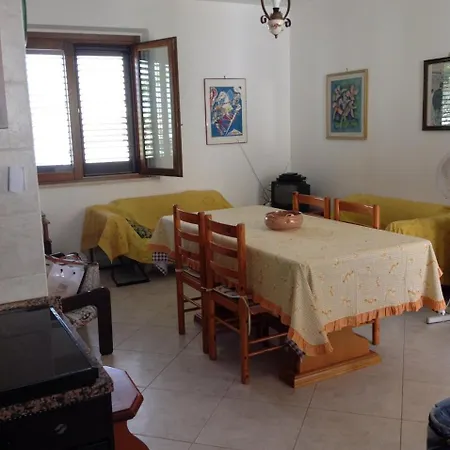 Casa * קסטלוצו